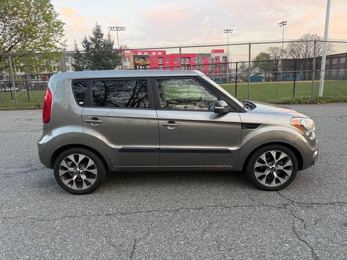 Used 2012 Kia Soul ! FWD image 5