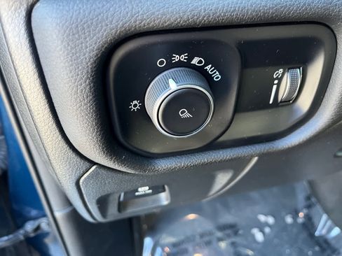 Used 2024 RAM 1500 Laramie image 15