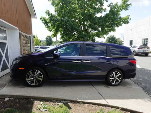 Used 2024 Honda Odyssey Touring image 4