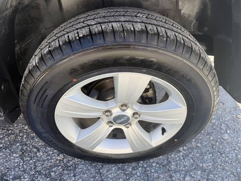 Used 2016 Jeep Patriot Latitude AWD/4WD image 10