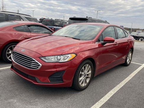 Used 2020 Ford Fusion SE image 3