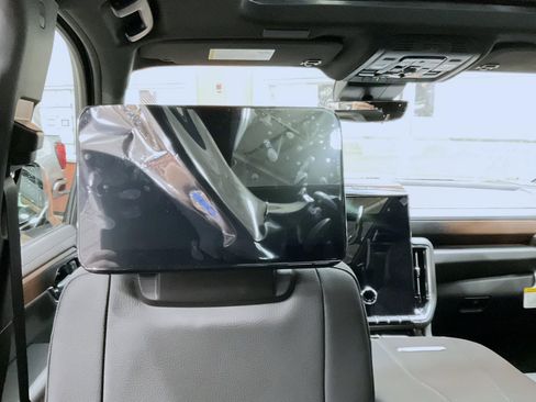 New 2026 GMC Yukon XL Denali w/ Advanced Technology Package image 21