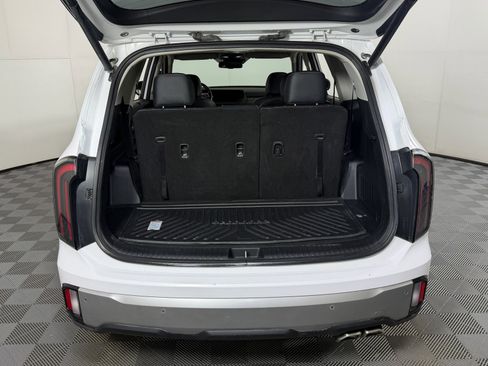 Used 2023 Kia Telluride EX w/ EX Captain's Chair Package image 7