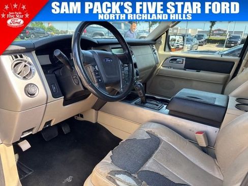 Used 2017 Ford Expedition XLT w/ Equipment Group 202A RWD image 7