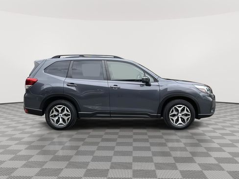 Used 2021 Subaru Forester Premium AWD/4WD image 4