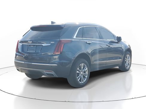 Used 2020 Cadillac XT5 Premium Luxury image 2