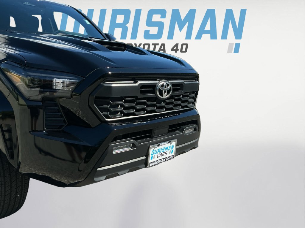 Used 2025 Toyota Tacoma TRD Sport AWD/4WD image 19