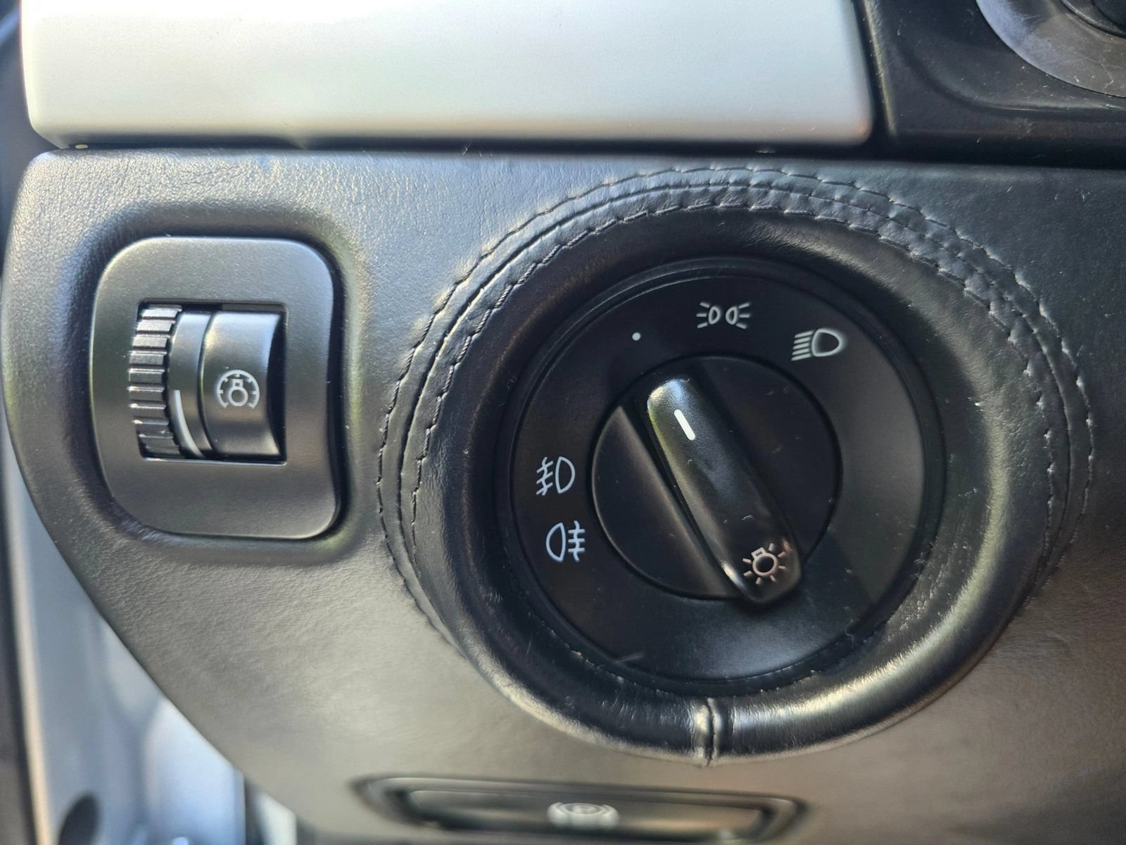 Used 2004 Porsche Cayenne S AWD/4WD image 27