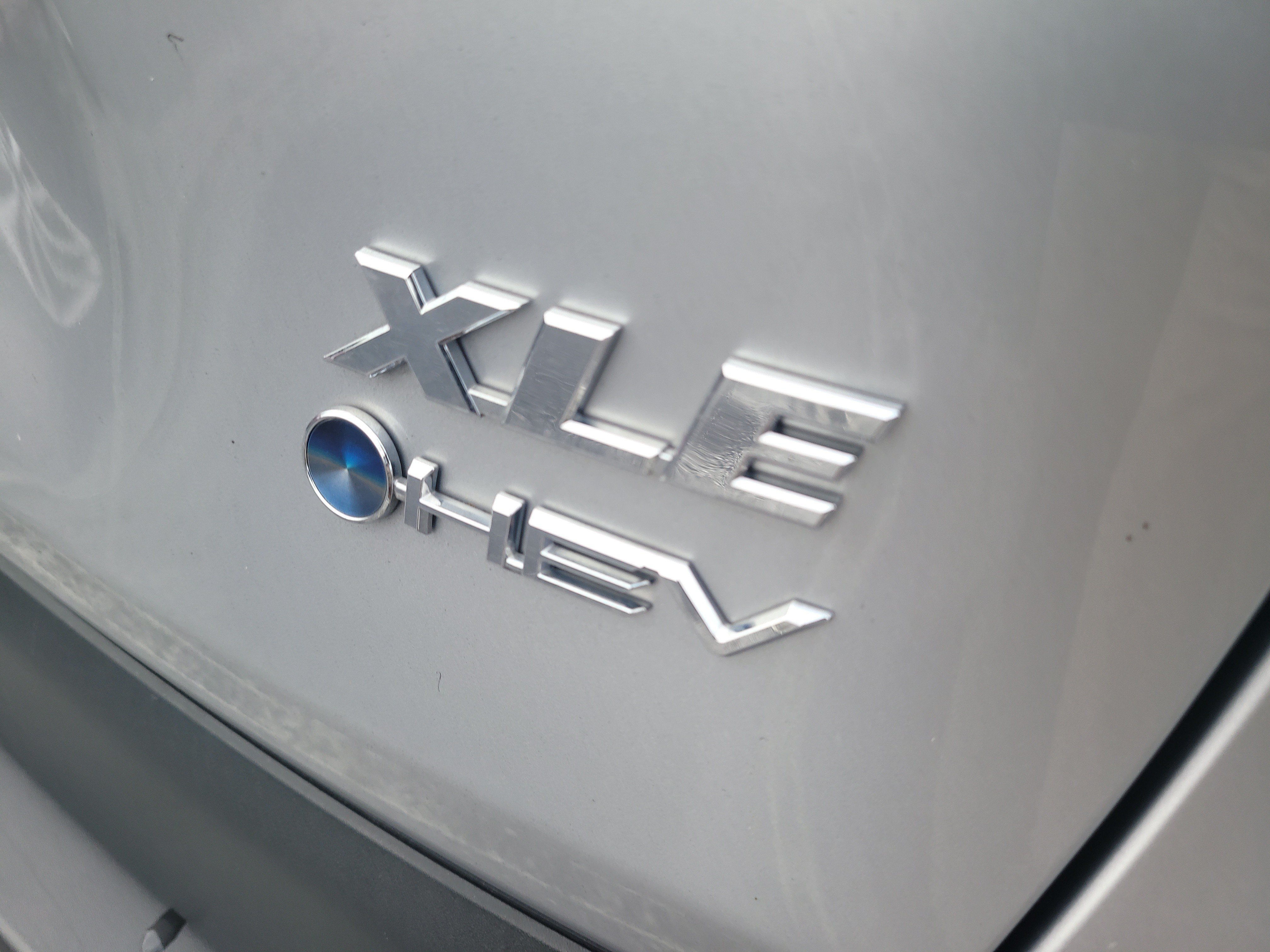 Used 2025 Toyota RAV4 XLE AWD/4WD image 11
