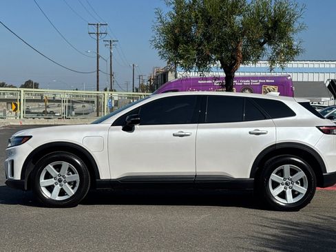 Used 2024 Honda Prologue EX image 2