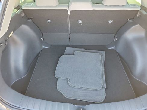 Used 2025 Toyota Corolla Cross L FWD image 7