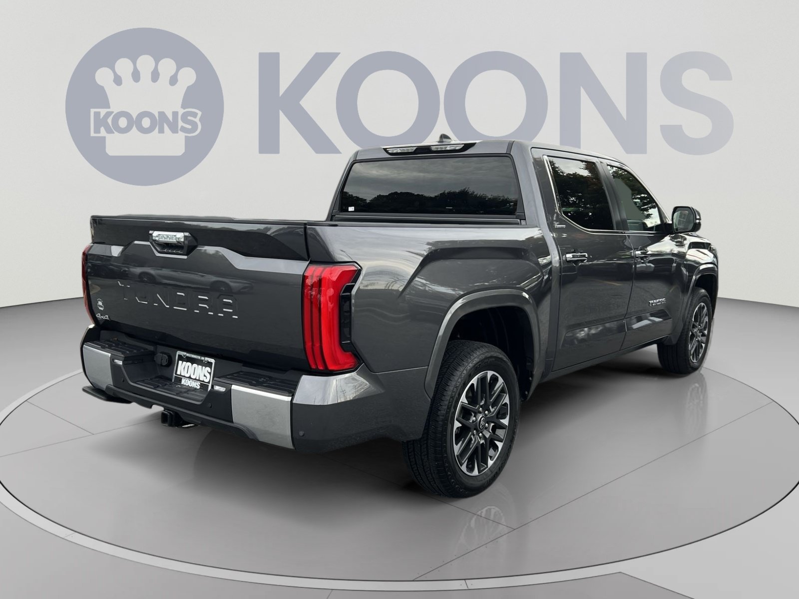 Used 2025 Toyota Tundra Limited AWD/4WD image 7