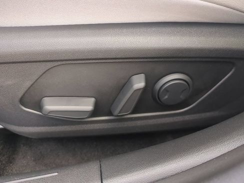 New 2026 Hyundai Elantra Limited FWD image 21
