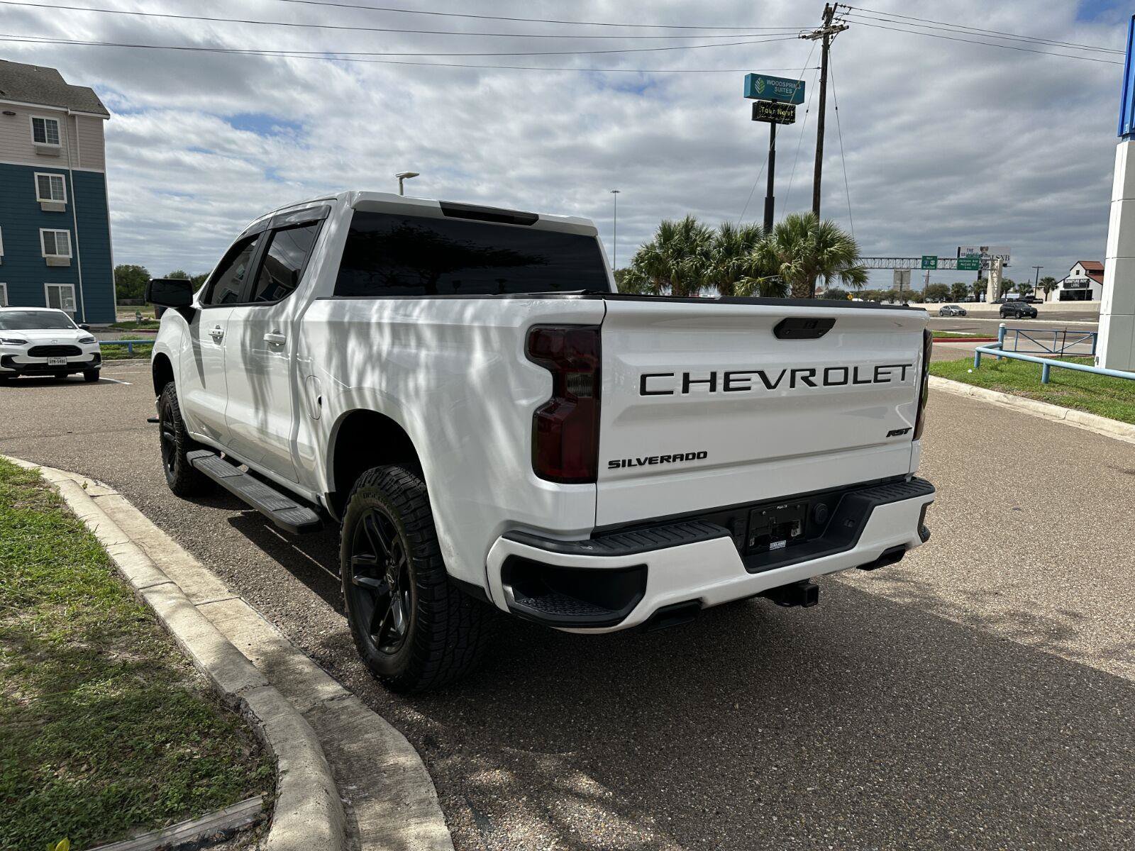 Used 2021 Chevrolet Silverado 1500 RST AWD/4WD image 4