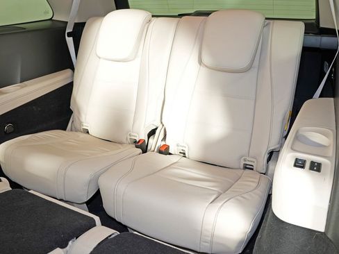 Certified 2026 Mercedes-Benz GLS 450 4MATIC image 37