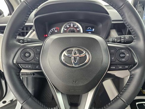 Used 2022 Toyota Corolla Cross LE w/ Moonroof Package FWD image 22