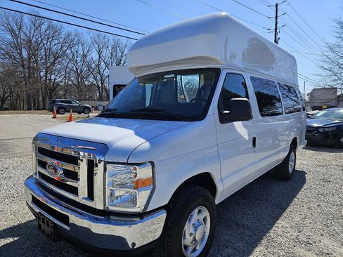 Used 2014 Ford E-350 and Econoline 350 Extended Super Duty w/ Power Group RWD image 3