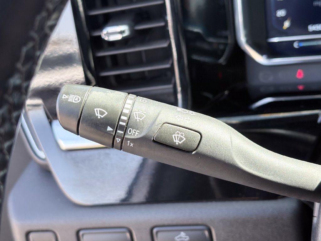 Used 2025 Chevrolet Silverado 1500 LT RWD image 15