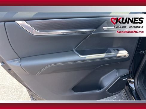 New 2025 GMC Acadia Elevation w/ Elevation Premium Package FWD image 39