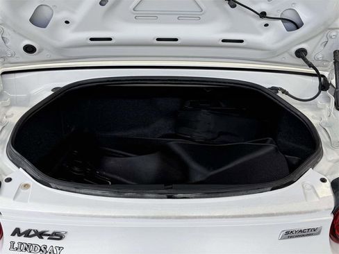 Used 2017 MAZDA MX-5 Miata RF Grand Touring image 12