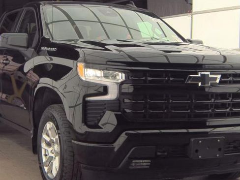 Used 2024 Chevrolet Silverado 1500 RST w/ Convenience Package II AWD/4WD image 2