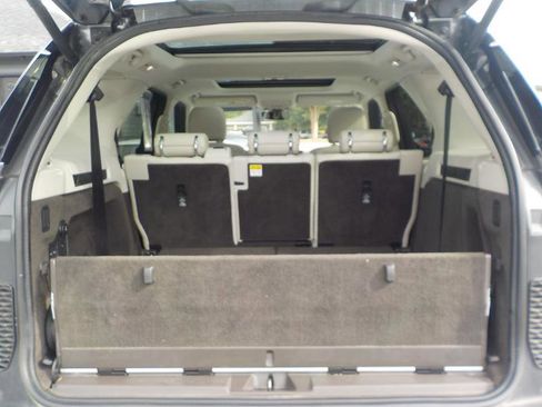 Used 2017 Land Rover Discovery HSE image 39