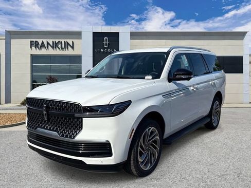 New 2026 Lincoln Navigator Premiere AWD/4WD image 3