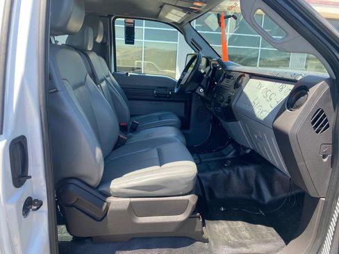 Used 2014 Ford F550 4x4 SuperCab Super Duty image 25