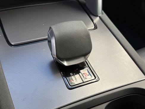 New 2025 Land Rover Discovery Sport S image 21