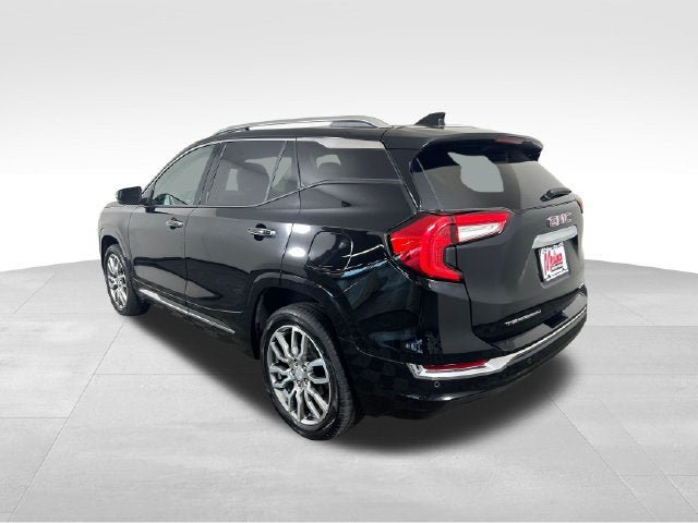 Used 2023 GMC Terrain Denali AWD/4WD image 3