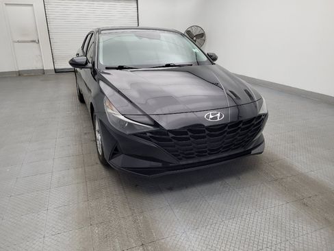 Used 2021 Hyundai Elantra SE FWD image 14