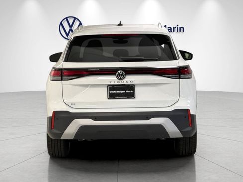New 2026 Volkswagen Tiguan SE FWD image 4
