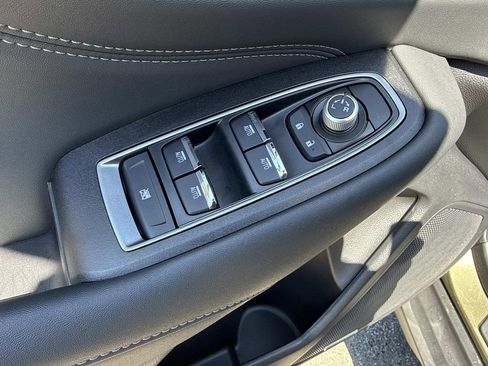 Used 2025 Subaru Outback Limited w/ Tech Package 3 AWD/4WD image 23