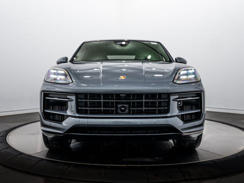 Used 2026 Porsche Cayenne GTS AWD/4WD image 10