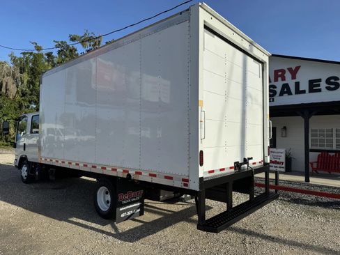 Used 2024 Isuzu NPR 4500 HD RWD image 4