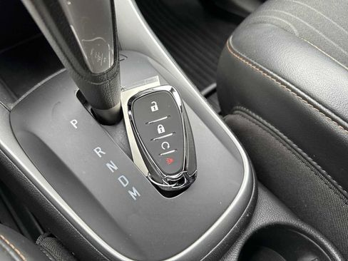 Certified 2020 Chevrolet Trax LT w/ LT Convenience Package FWD image 38