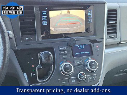 Used 2015 Toyota Sienna LE image 28