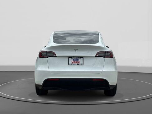 Used 2023 Tesla Model Y Long Range AWD/4WD image 5