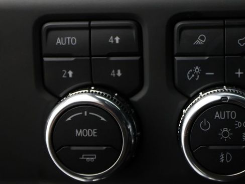 Used 2025 GMC Sierra 2500 AT4 w/ AT4 Premium Plus Package AWD/4WD image 25