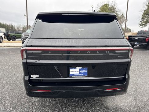 Used 2025 Lincoln Navigator L Reserve w/ Jet Appearance Package image 6