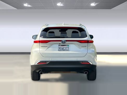 Used 2023 Toyota Venza Limited image 9