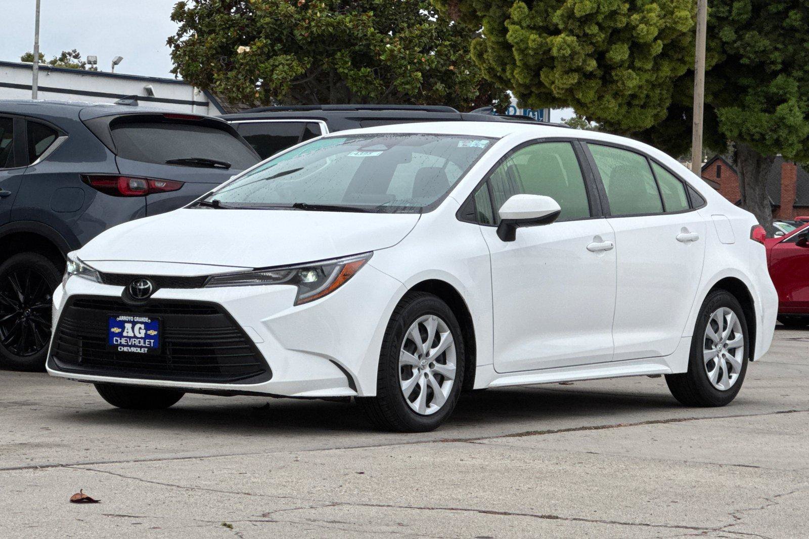 Used 2024 Toyota Corolla LE FWD image 11