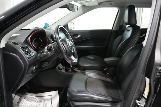 Used 2018 Jeep Compass Trailhawk w/ Cold Weather Group AWD/4WD image 14