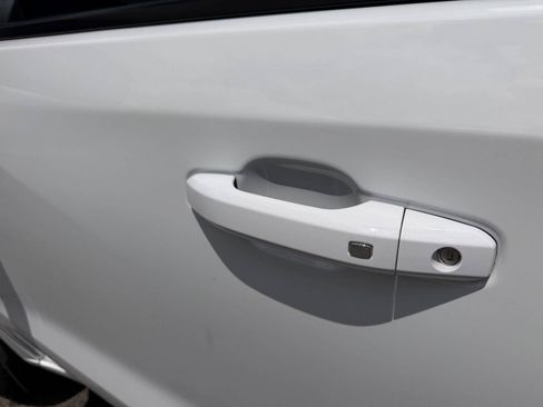 Used 2024 Chevrolet Silverado 1500 LT AWD/4WD image 9