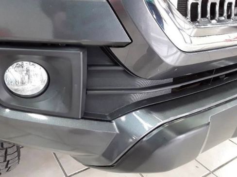 Used 2017 Toyota Tacoma TRD Off-Road w/ Premium & Technology Package image 22