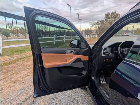 Used 2022 BMW X7 xDrive40i w/ Premium Enhanced Package image 9