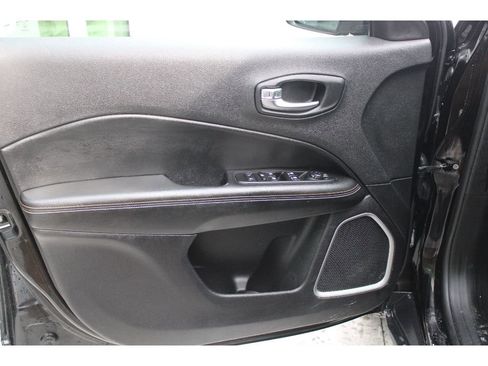 Used 2018 Jeep Compass Latitude w/ Cold Weather Group image 7