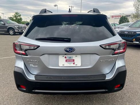 Certified 2025 Subaru Outback Premium AWD/4WD image 6