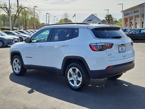 Used 2024 Jeep Compass Latitude AWD/4WD image 5