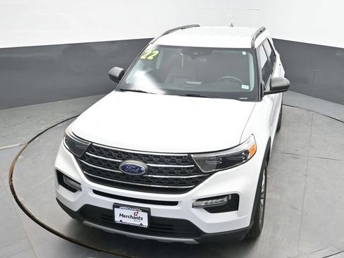 Used 2022 Ford Explorer XLT w/ Equipment Group 202A AWD/4WD image 18